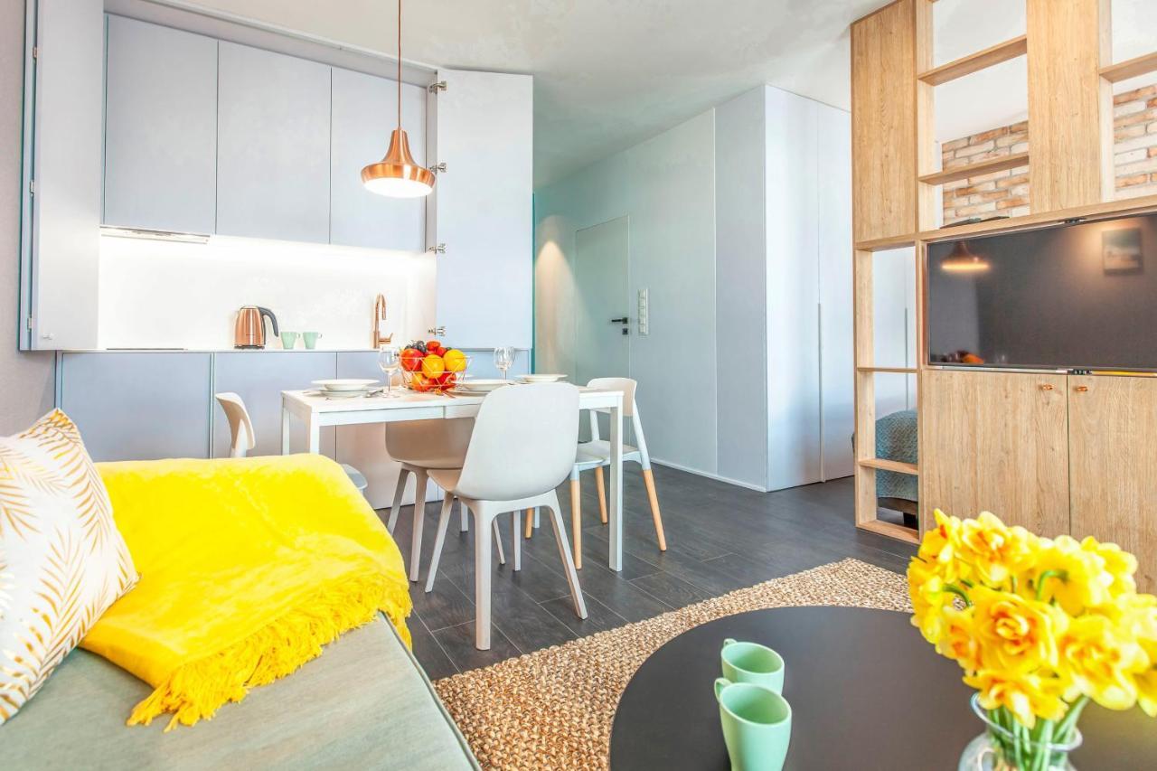 Megi & Greg Apartments กดัญสก์ ภายนอก รูปภาพ
